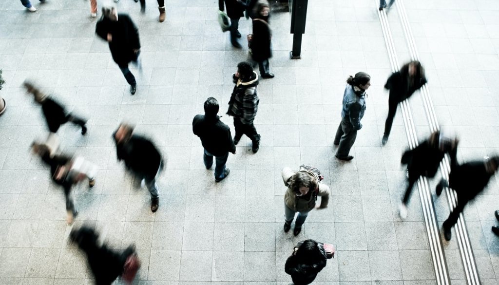 blog-blurred-people-UN001 blog-blurred-people-UN001